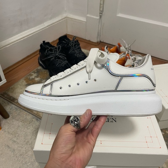 EUC Men Sz 8 (Euro Sz 41) Alexander McQueen Sneakers In White/Reflective Silver - Picture 10 of 16